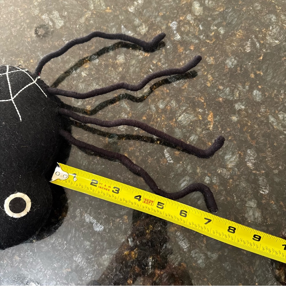 Spider Halloween decor - Picture 9 of 10